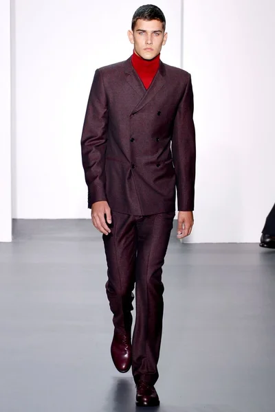 Look 10